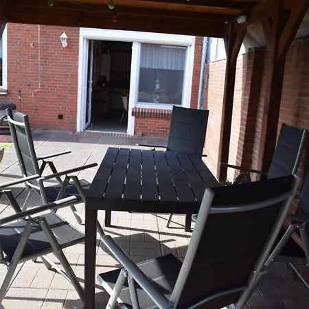 Neu Hafenhaeuschen No 18 * Norden